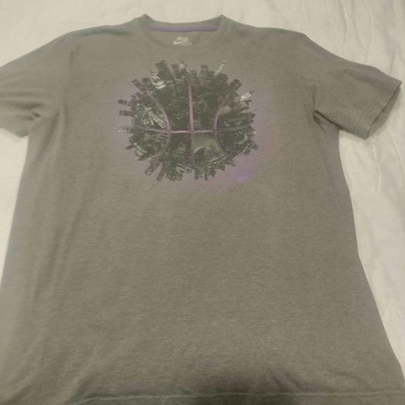 Grey n Purple Nike Basketball XL T-shirt - Picture 1 of 3
